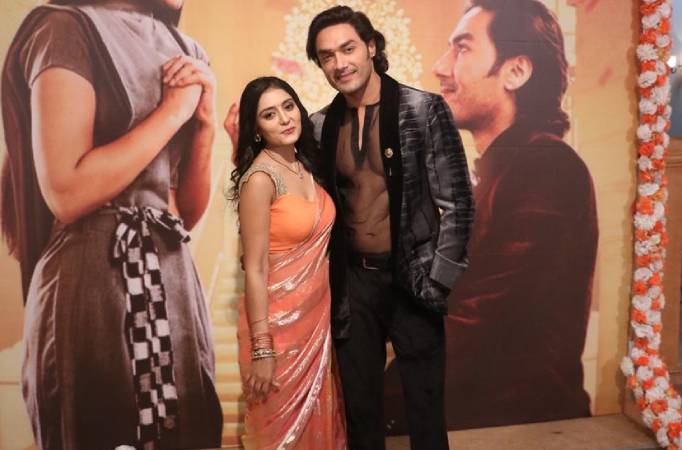 Anjali Tatrari, Avinesh Rekhi, and Rakshanda Khan are ecstatic as Tere Bina Jiya Jaye Na completes 100 episodes Anjali Tatrari, Avinesh Rekhi, and Rakshanda Khan are ecstatic as Tere Bina Jiya Jaye Na completes 100 episodes