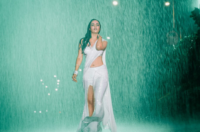 It seems like Jasmin Bhasin is recreating Tip Tip Barsa Pani! Who do you think will star opposite her It seems like Jasmin Bhasin is recreating Tip Tip Barsa Pani! Who do you think will star opposite her