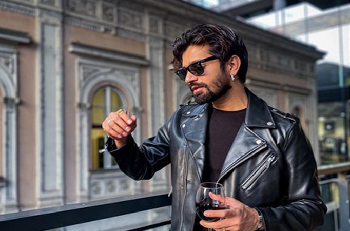 Looks like Vishal Singh is the ladies man and knows how to stand out among them Looks like Vishal Singh is the ladies man and knows how to stand out among them