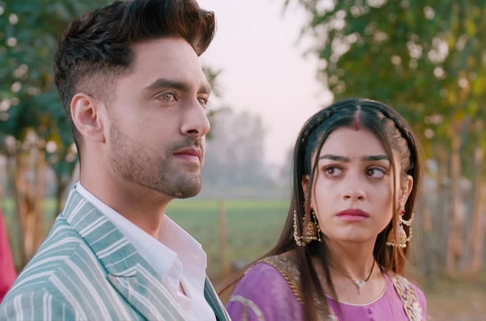 Udaariyaan’s Advait seen getting romantic with this special person but it’s not Nehmat! Find out who it is! Udaariyaan’s Advait seen getting romantic with this special person but it’s not Nehmat! Find out who it is!