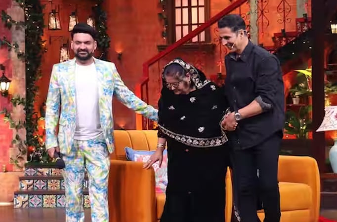 Akshay Kumar remembers his late mother on 'The Kapil Sharma Show' Akshay Kumar remembers his late mother on 'The Kapil Sharma Show'