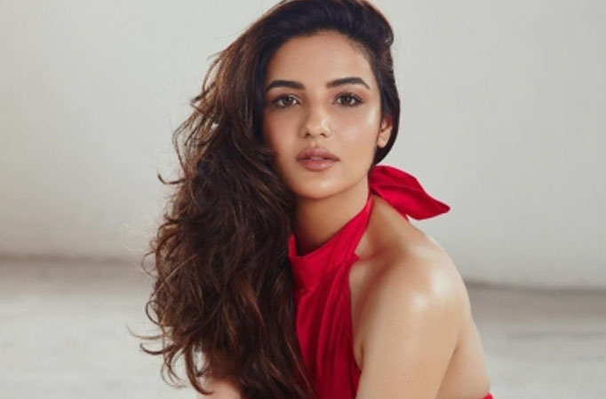 Jasmin Bhasin: There is no worst part of falling in love Jasmin Bhasin: There is no worst part of falling in love