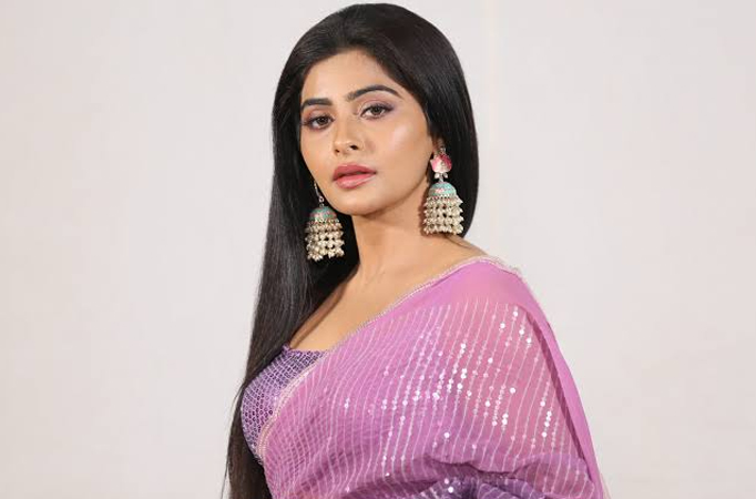 Yukti Kapoor Yukti Kapoor
