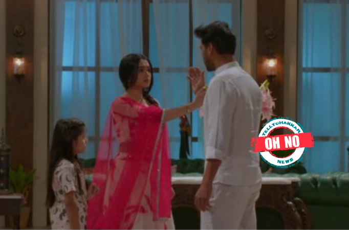 Pyar Ka Pehla Naam: Radha Mohan: OH NO! Radha observes that Mohan has changed a lot Pyar Ka Pehla Naam: Radha Mohan: OH NO! Radha observes that Mohan has changed a lot