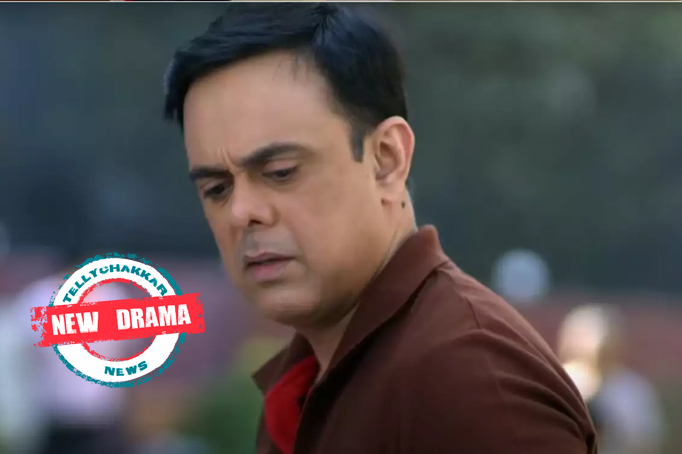Wagle Ki Duniya: New Drama! A mobile phone has got everyone crazy, Will Rajesh buy it? Wagle Ki Duniya: New Drama! A mobile phone has got everyone crazy, Will Rajesh buy it?