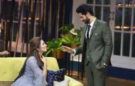 Arshi Khan surprises Hiten Tejwani on the sets of JuzzBaatt  