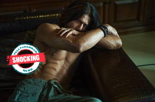 Shocking! 'Fake abs' 'bad editing' netizens trolls Shahrukh Khan as he drops the latest picture of his Pathan look