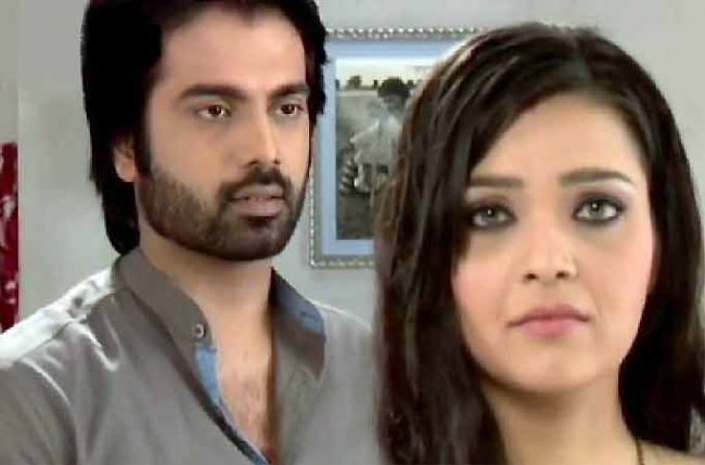 Raghu to ask Shivani to sign on the divorce papers in Zee TV's Do Dil  Bandhe Ek Dori Se