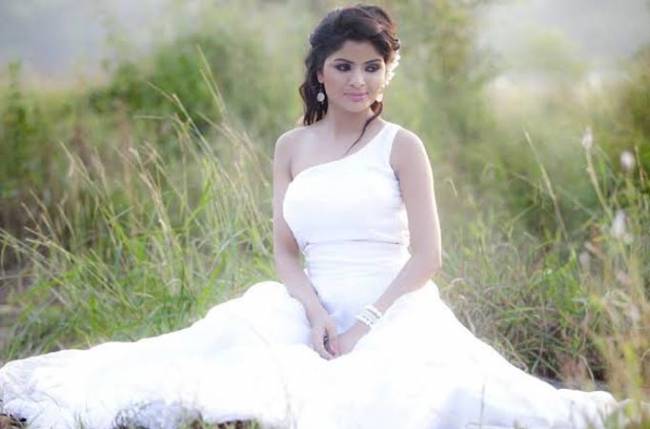 Behenein star Gehana Vasisth admitted to hospital due to cardiac arrest; Condition declared extremely critical