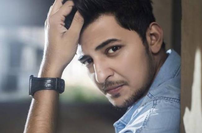 Darshan Raval's sweet gesture for his fans while on his Paris trip ...