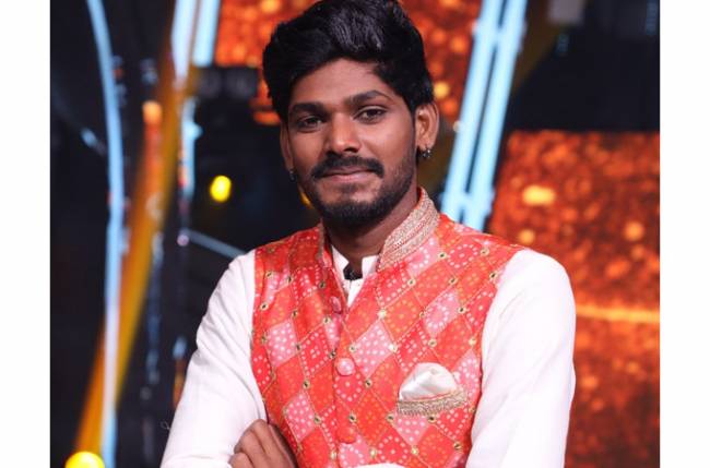 You Reflect Humanity I M Your Fan Says Neha Kakkar To Sawai Bhatt On Indian Idol 2020 Watch this beautiful rendition of the popular rajasthani folk song kesariya balam in rekha bhardwaj's earthy voice presented by. sawai bhatt on indian idol 2020