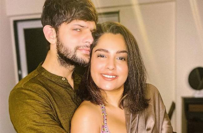 Splitsvilla 10 Fame Mohit Hiranandani Opens Up On His Romantic Yacht Proposal To Steffi Kingham Live In Relationship And More Steffi cyrill splitsvilla 10 lifestyle, biography , hobbies, height, family, about some facts, etc. splitsvilla 10 fame mohit hiranandani
