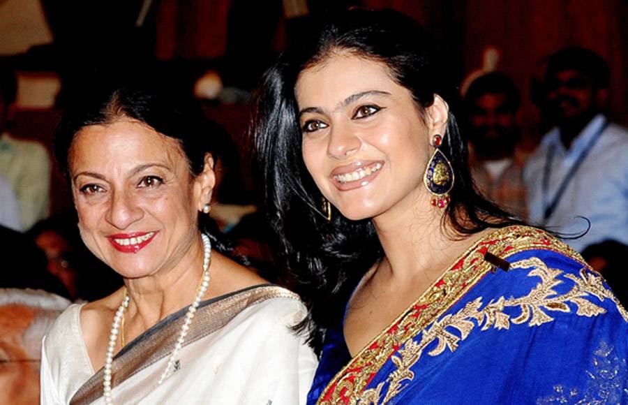 Babita with her daughters Karisma and Kareena Kapoor